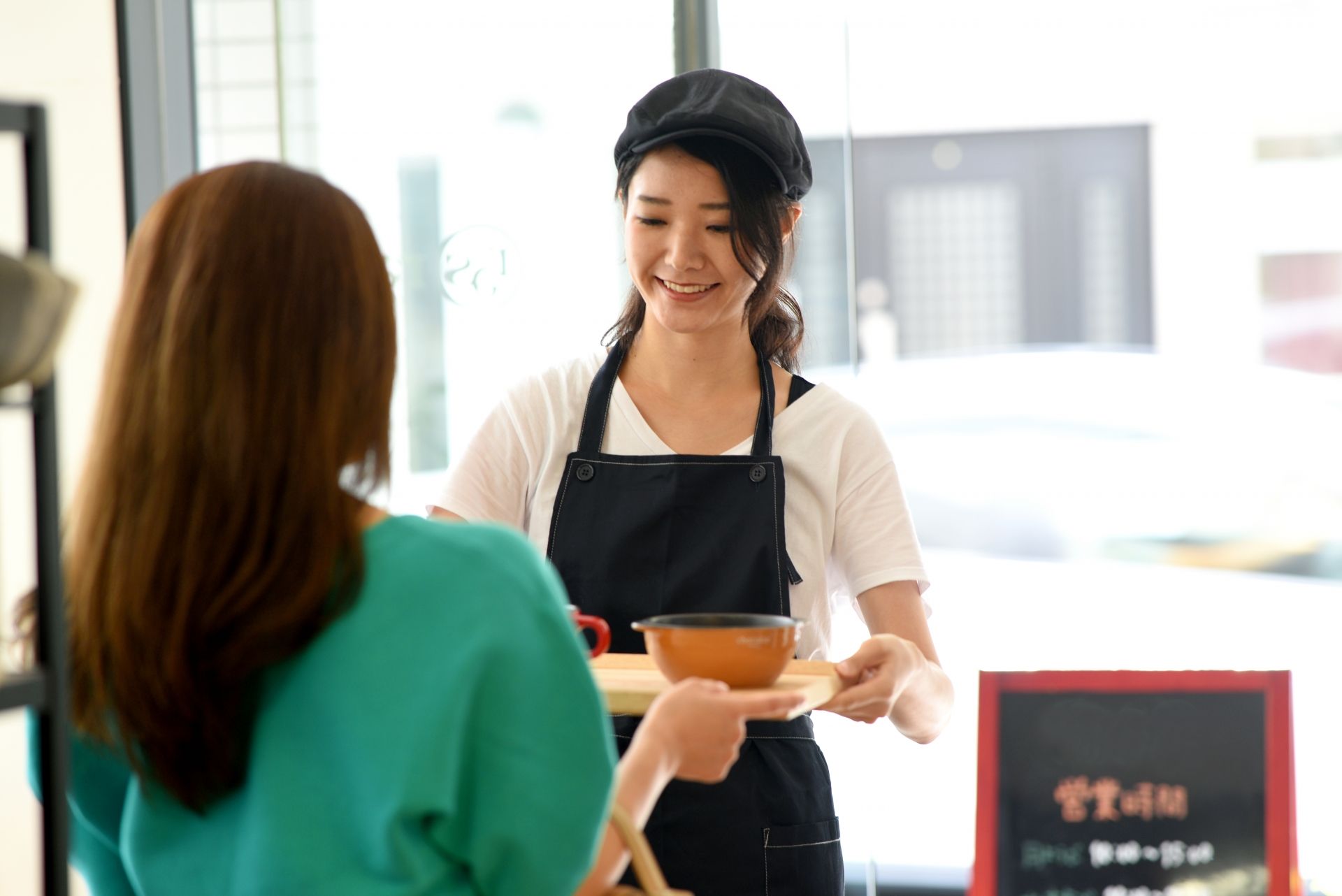外国人留学生アルバイトを雇用する際の注意点を徹底解説