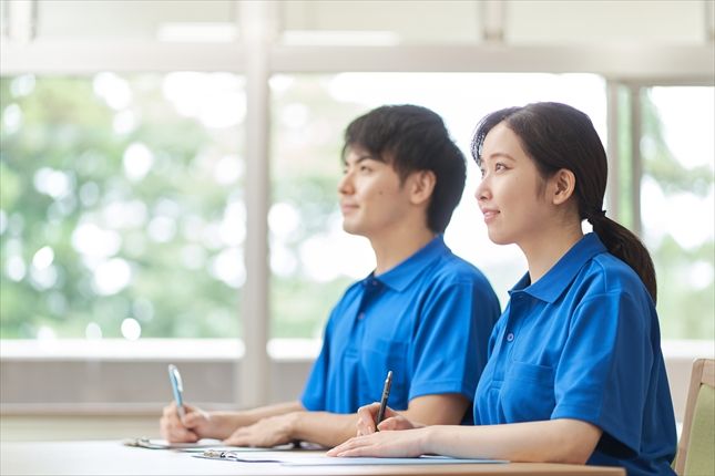 【フィリピン人介護士】受け入れ施設での就労前に受ける教育・研修を解説